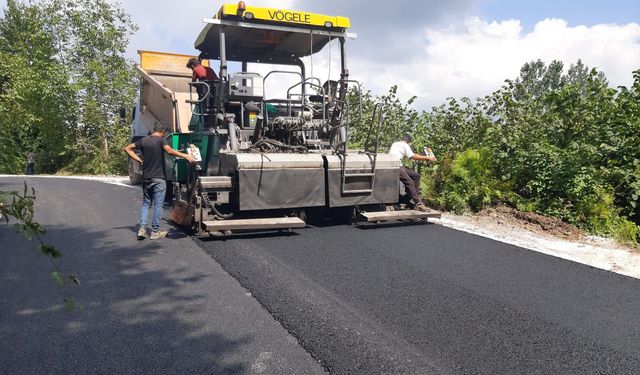 BÜYÜKŞEHİR’İN ASFALT SEFERBERLİĞİ SÜRÜYOR